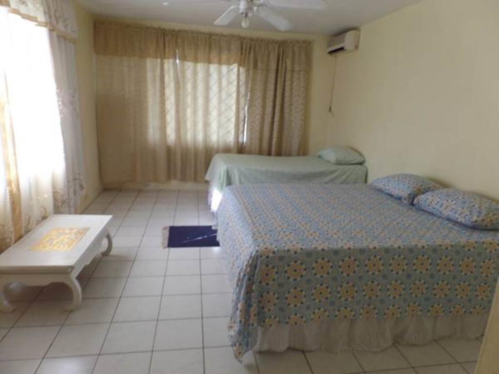 מונטגו ביי Villa Donna Inn חדר תמונה
