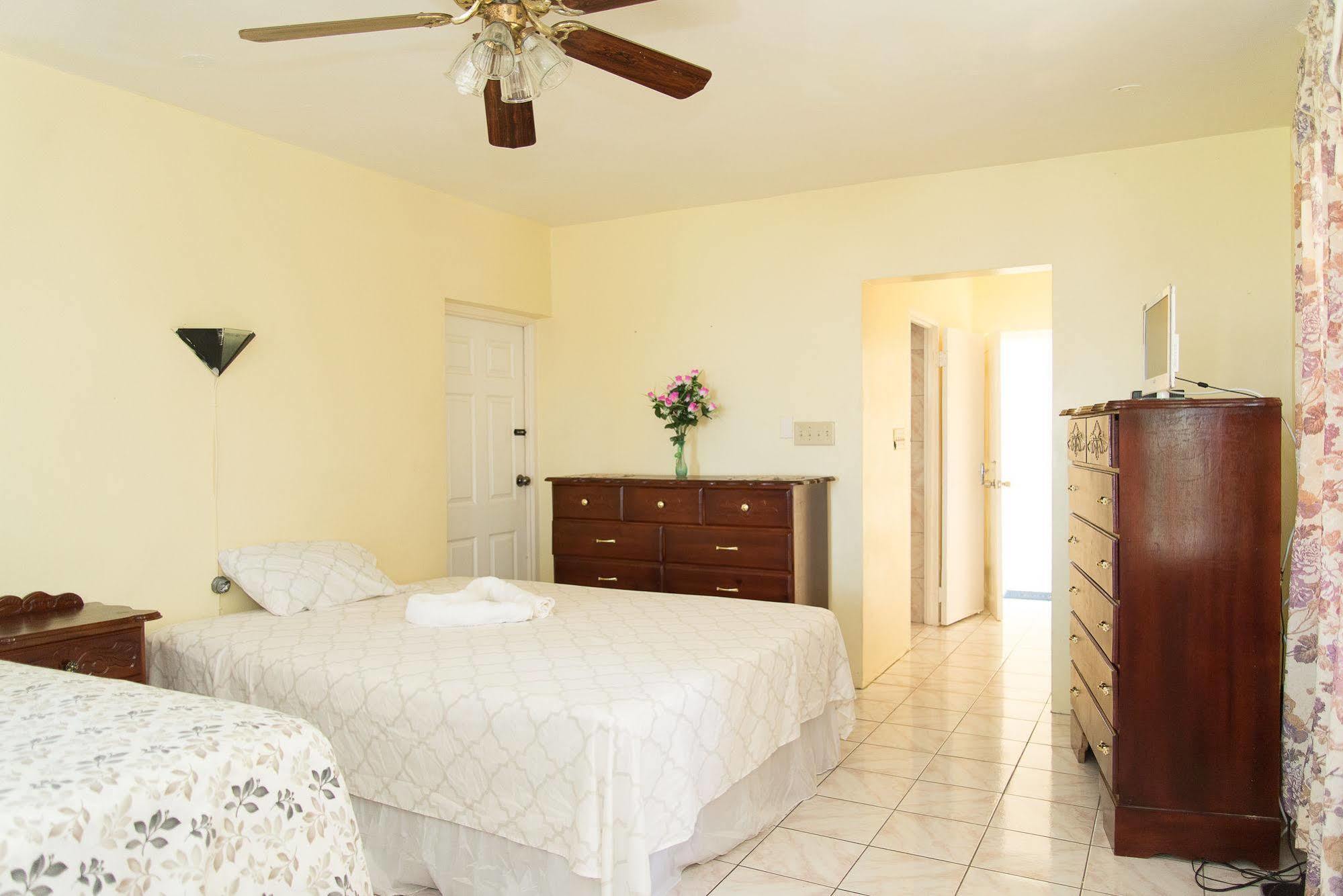מונטגו ביי Villa Donna Inn מראה חיצוני תמונה
